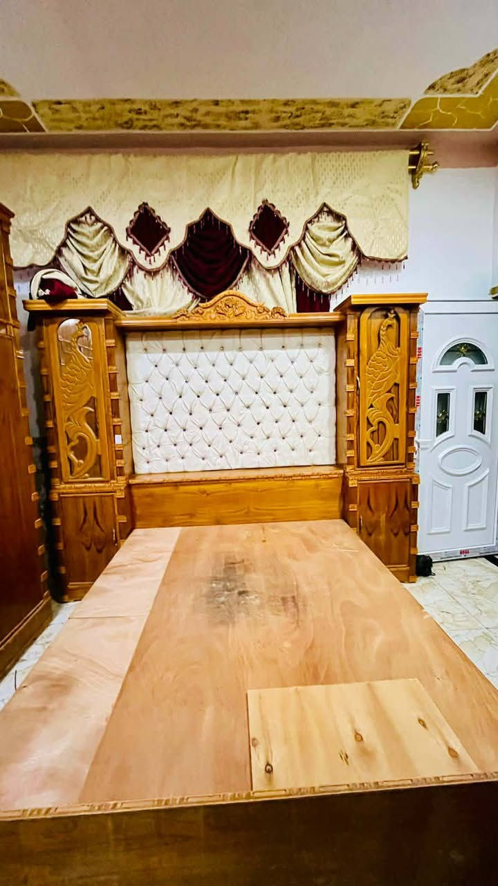 سلام عليكم ورحمه الله وبركاته توجد غرفه نوم للبيع اخت الجديده المكان الرمانه البعبيد السعر خاص الاستفسار علئ هاذا الرقم***********
