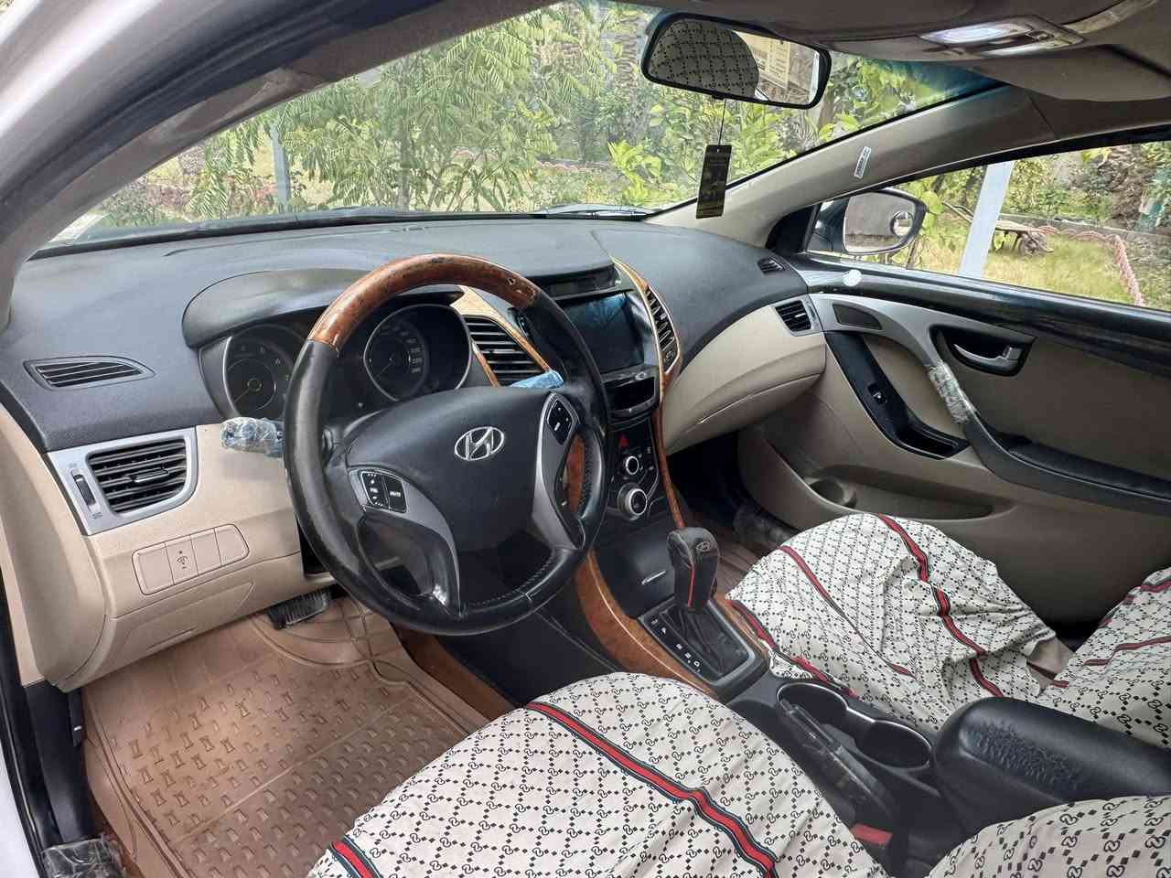 السلام عليكم اخوان النترا موديل ١٥خليجي  فول موصفات فتحه تحكمات شاشه كأمره حساسات اشاير بل مري مري شفط لدامامي بعد بيها موصفات محرك كير حداديه تخم تاير تبريد كله جديد وجاهزه ع آخر حبابه الف ماتصرف عليها رقم بغداد سنويه لل٢٨تحويل مباشر اخوان ملاحضه لحد يكلي شبيها سونار مرفق مع صور شوفه وخابر وبيك خير ودلل وخاص غير موجود فقط اتصال السعر ١٢٥وبيها مجال لاستفسار اتصل ***********المكان كربلاء الحسينية
