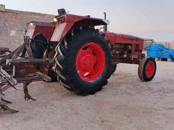 اسلام عليكم تنكتر عنتر للبيع موديل 86 حجم 71 كير محرك هودرليك رفع كله شرط كهربأيات كامله سلف نكره باتري جديد سلف جديد +  خرماشه وياه. للستفسار اكثر***********+***********
