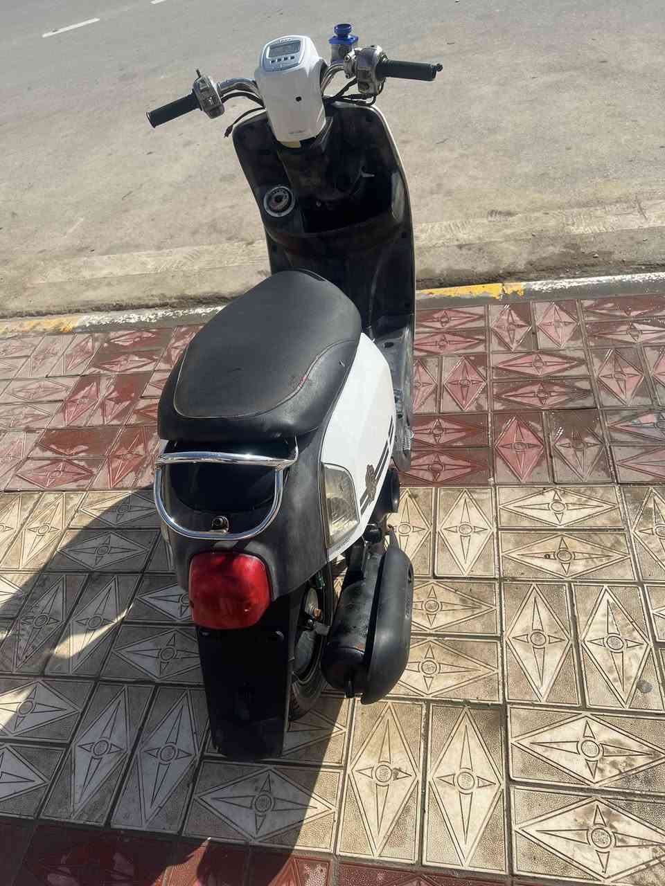 بوليسي لبيع مفتوحه
كفرات مختم
كهربائي شغاله
سوك الشيوخ 
***********
