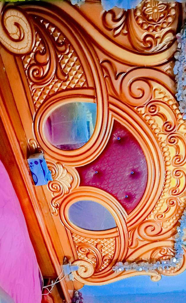 غرفه للبيع خمس ابواب مع زاويه استعمال كلش 
قليل كم شهر مستعمله كلش نضيفه ماخذته بمليون واربعميه 
انطيني سعر باليرضي الله واخذها او مراوس بخشب ابيض لو غرفه تركيه


**إذا كنت صاحب هذا الإعلان وتريد حذفه لأي سبب، رجاءا أرسل رسالة إلى الدعم الفني**