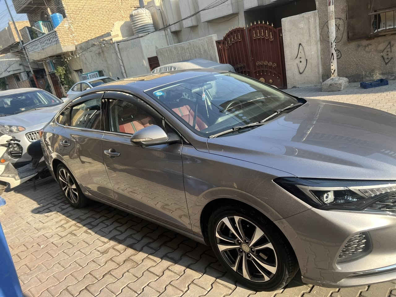 ايدو بلابس ٢٠٢٣
للبيع 
ماشية ٨٩٣٤٧
سيارة حرة ما عليها اقساط 
محرك ١٥٠٠ تيربو 
بيها طخه بل باب اليمين ترجع بارد
قطره صبغ مابيها 
فول مواصفات 
فتحة 
كشنات جلد 
شاشه
رادار 
كامرات ٣٦٠ 
حساسات 
قيادة ذاتيه 
كشنات تبريد 
السيارة خير من الله 
السعر ١٣٣
مكاني بغداد المنصور 
***********
