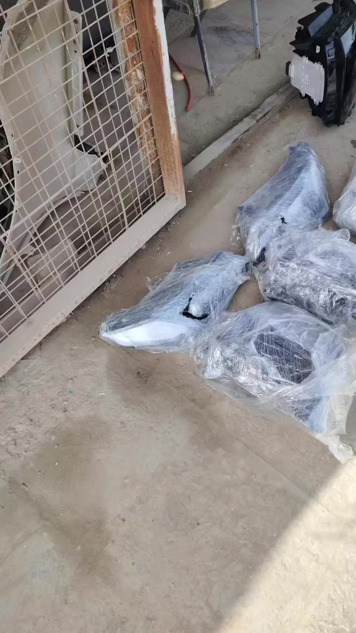 السلام عليكم شباب يوجد لدينا لايتات هونداي بلسايد جميع الموديلات يوجد توصيل جميع المحافظات التواصل أو الاستفسار *********** يوجد واتساب
*********** يوجد واتساب
العنوان ناصريه حي الصناعي البلوك الأول
