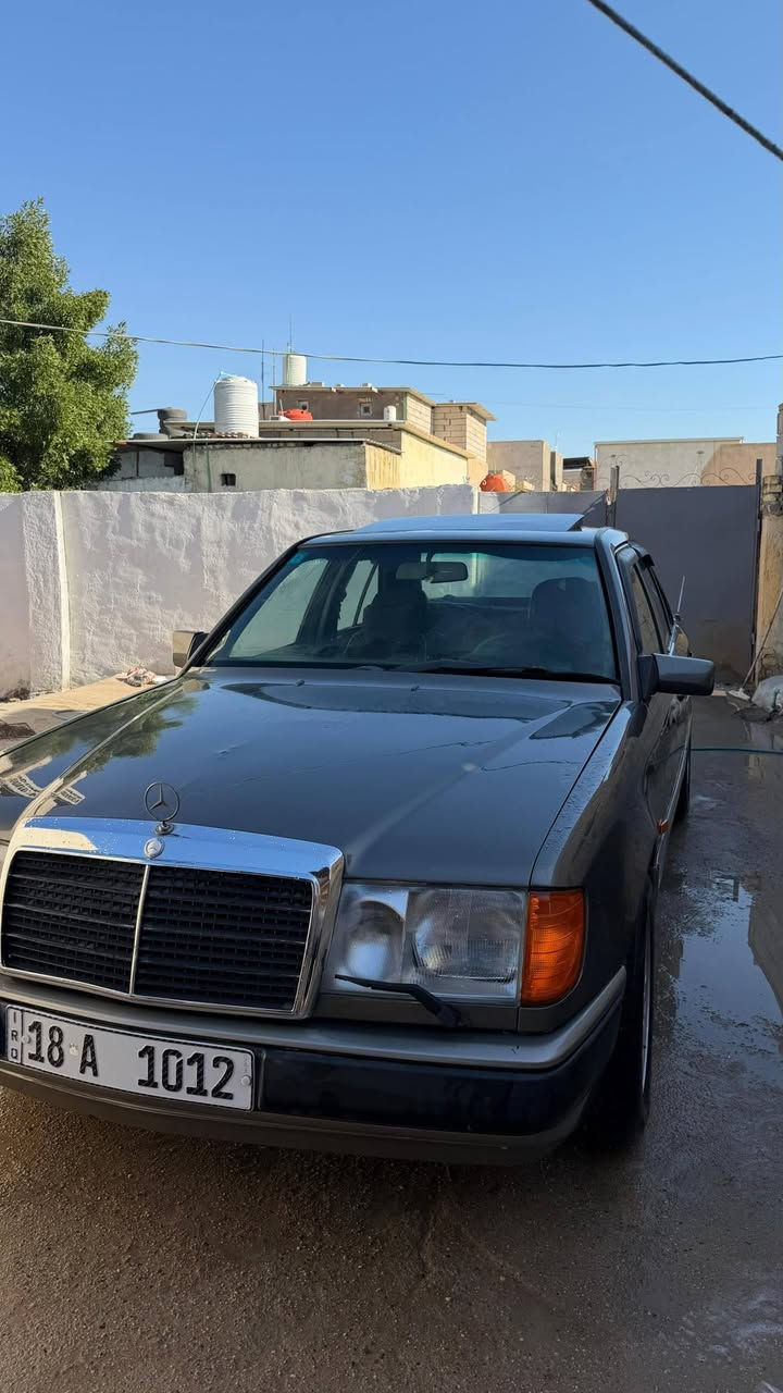 السلام عليكم
مارسيدس دب موديل 88 رقم انكليزي جديد مميز 
بأسمي تتحول اي محافضة
قواعد دبل بلاديه 
تبريد ثلج
خمسه ويل كب 
اريل كهربايي
تنته طكتين
كهربائيات كلها شغاله
حداديه 80‎%‎
تايرات 80‎%‎
باتري جديد 
محرك 2500 بطه ديلكو بحاله ممتازه
سياره خير من اللَّـَـْہ تجي تشوفها احله من الصور 
النقص بيها فقط جوزه صباحيه 
السعر 68 وبيها مجال 
مكاني البصرة الجبيلة
رقم الهاتف ***********
