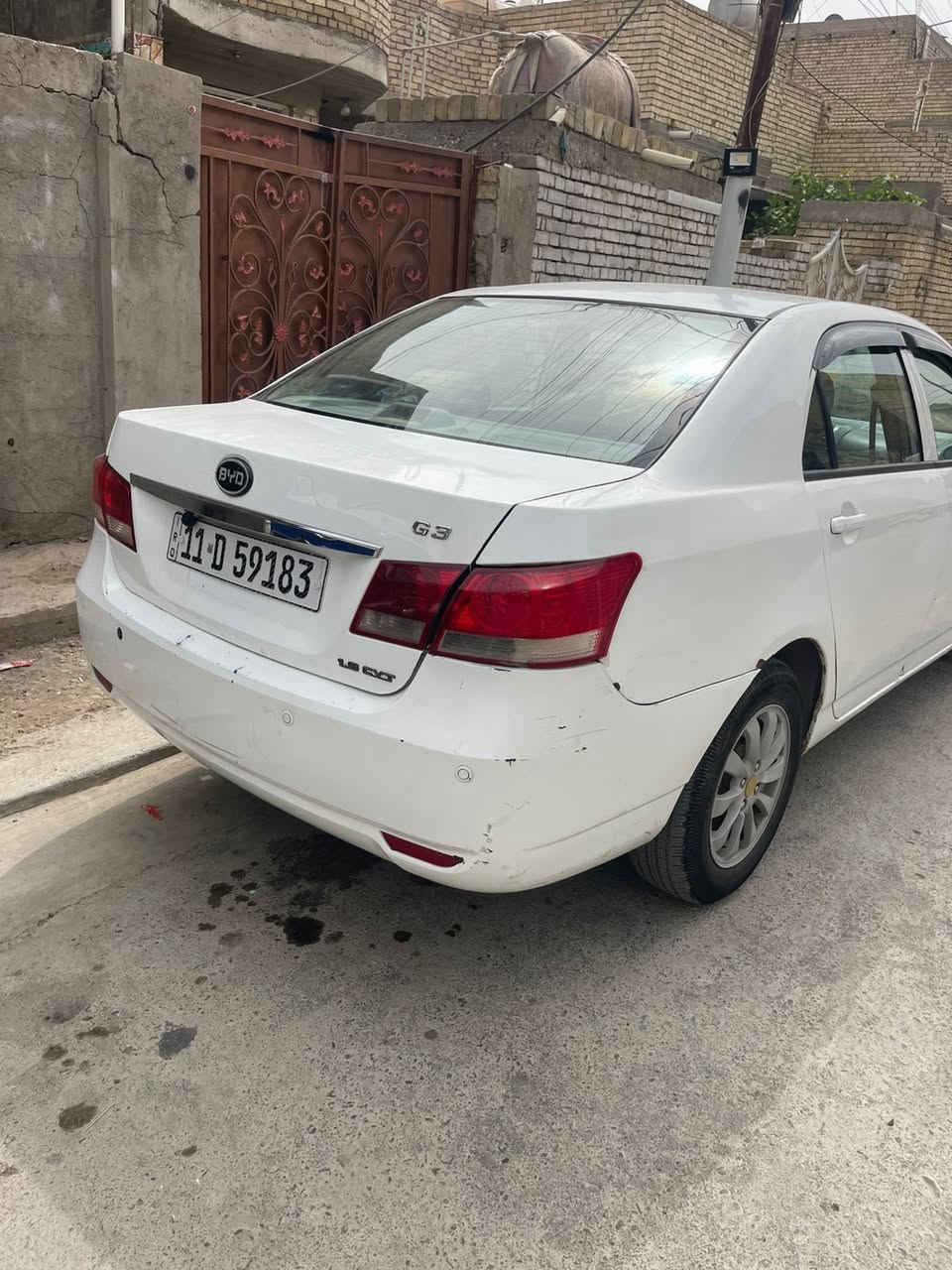 سياره بي وأي دي موديل٢٠١٣
مكينه كير تبريد صدر كله جديد 
٤ قطع صبغ بدون دواخل جماليه 
سعر ٥٦ وبيها مجال مكان بغداد البلديات/‭***********‬
