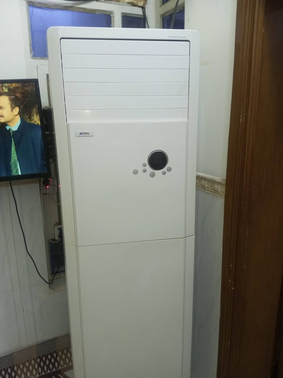 سلام عليكم سبلت يورك شركه توست  3طن مستعمل موسم واحد بلادي شركه بدون تصليح وسبلت جودكس 3طن شركه توسوت مشدودات بل بيت  العنوان نجف الاستفسار ***********  بي واتساب
