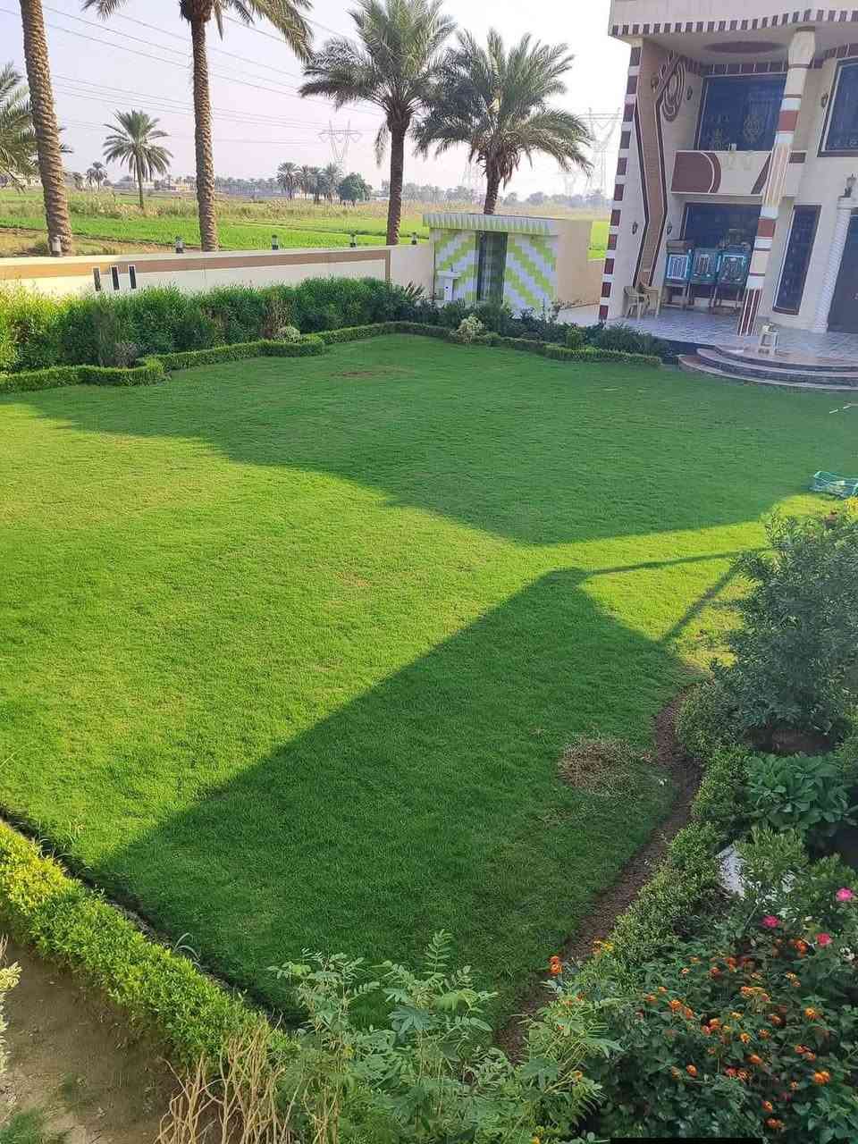 السلام عليكم يوجد فلاح تنضيف حدائق وتجهيزات كامله ارجو من الاخوه رفع المنشور مع تحياتي إلى مدير الاكروب ***********

