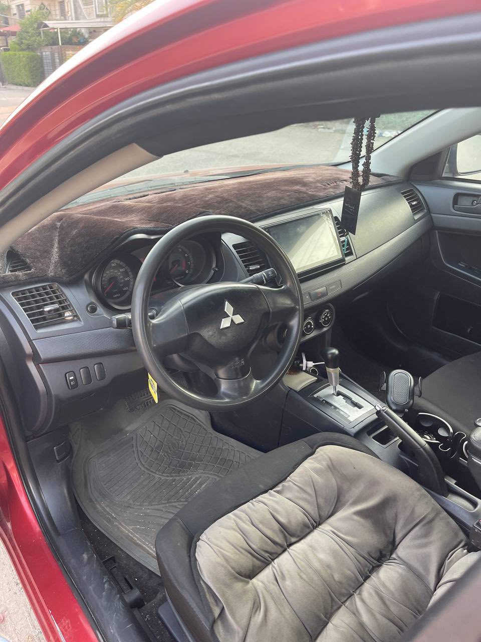 السلام عليكم
لانسر قرش 2009 محرك 2.0
گير ومكينة وتبريد خير من الله تخم تاير جيد صدرهة كذلك جيد السيارة بيهة قطع صبغ اني ابيعلك حزام مكاني بغداد حي الاعلام 
السعر ٧٧ وبيهة مجال 
***********
