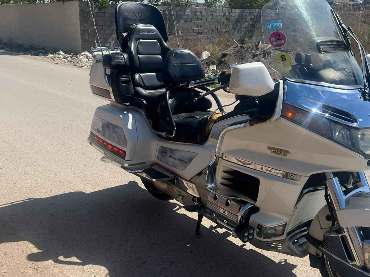 السلام عليكم كولدن موديل 2000 وارد ياباني ماسحه كير مكينه مكفوله جك بك شغال بيها تراي وين ما يعجبك سستم صوت سستم نشرات دراجه كامله شادلها تاير خلفي جديد زنون  بلوجكترات  شادلها عنوان بغداد الشعب الرقم *********** السعر 24 ورقه الدراجه بدون رقم
