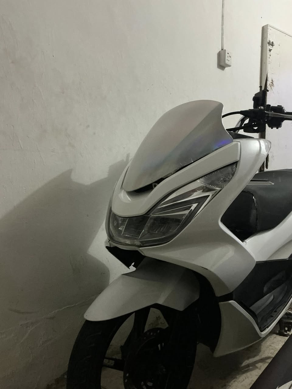 السلام عليكم دراجه بي سي اكس ياباني JF م
موديل 2018 وبيه ادامه كامله للكلجات يم بيت ياسر بالشعب 

شلعه معدل 120

والجامه هاي محد مسويه ليزريه تضرب بالشمس 

لون ابيض صدفي 

ماشيه 45 الف

فيتبم ونوزل جدد شادهن 

طسه ناعمه 

دسكات جدد بريكك بل مكان بلك اصلي فحمي 

مكاني بغداد سعر 1650 بيه مجال حك جيه

*********** وتساب فقط
