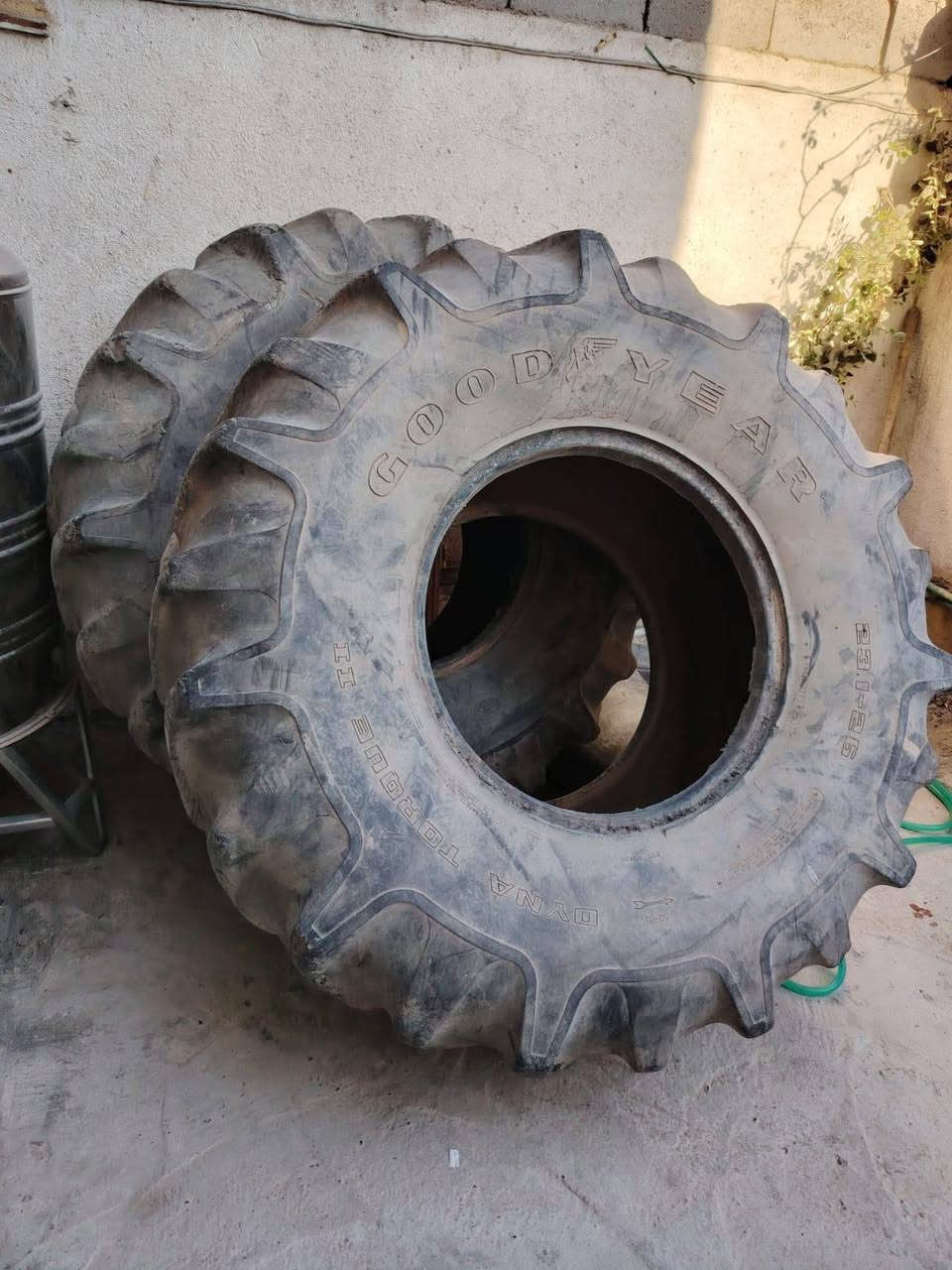 اطارات حادله مكان بغداد انظاف حجم ٢٦~٢٣~١ صنع كودير شركة اتصال ***********
