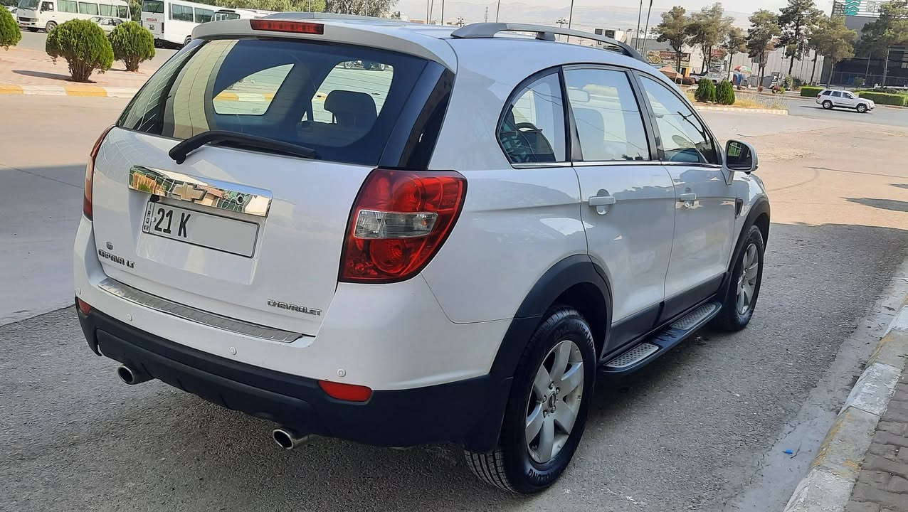 كابتيفا ٢٠٠٩
٦ سلندر
دواخل بيجي
فتحة السقف 
اربع طايرات جديد
كاميرا ٣٦٠ درجة
بصمة و شغال 
كشن السائق كهربائي 
فورميكا
دبل قير عادي و اوتو
ماشي فقط ١٧٠ الف 
رقم الماني جديد
سنوية باسمي تحويل غرامة ابشرط 
محرك و قير و تبريد و تحويل ابشرط
مكان السيارة سليمانية 
رجاء بس للبيع ما احب تراوس
سعر رايدين ٨٩ و بيها مجال قليل
رقم : *********** واتساب و فايبر
