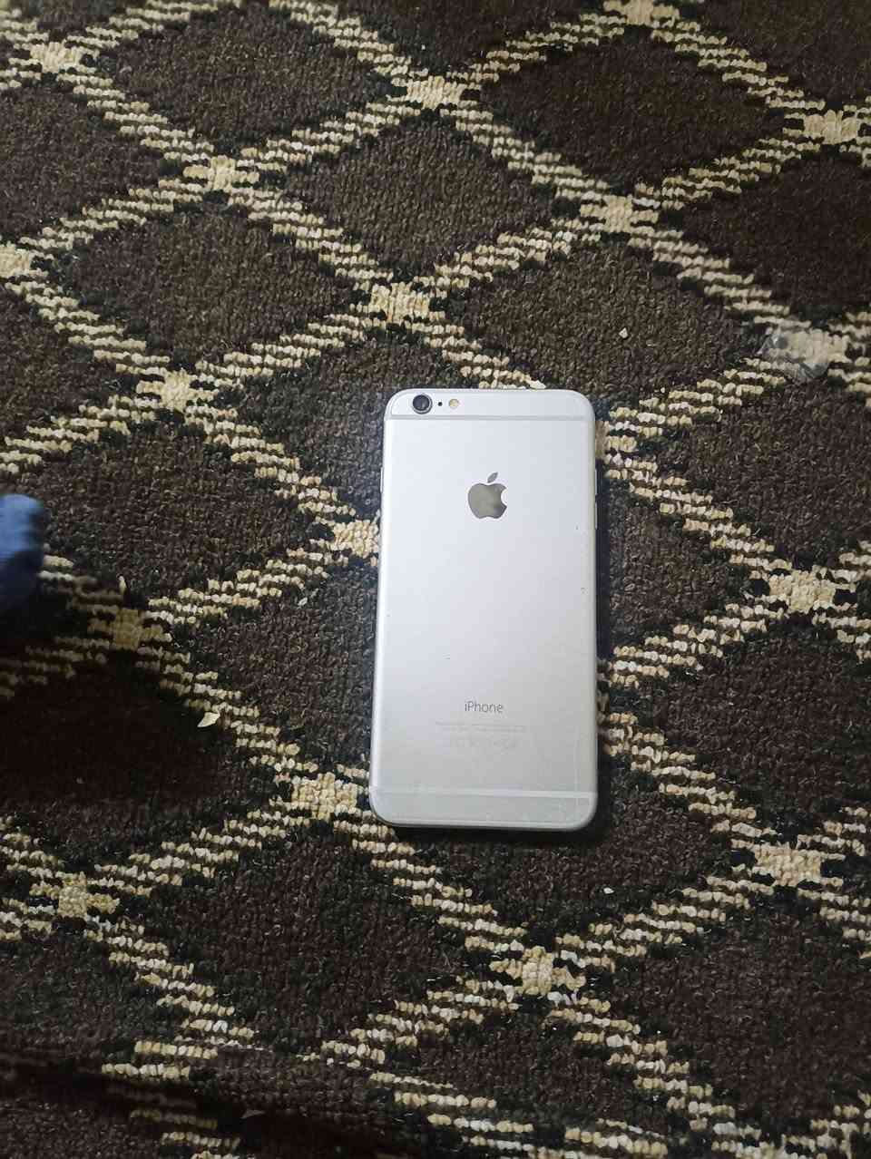 سلام عليكم مبايل ايفون 6 حجم كبير بطاريه 100 مبايل كله شغال سيم كرت شغال سمعات بس يردله ايسي مال شحن مبايل بعده جديد السعر 80 مكاني الفلوجه الشري ينتصل ***********
