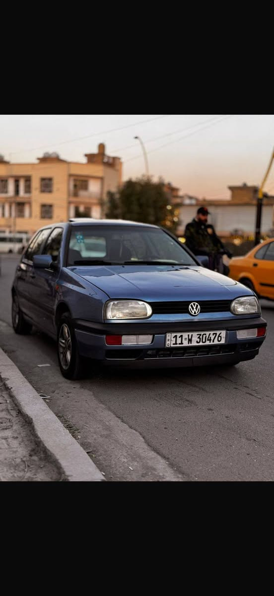 السلام عليكم
كولف موديل 1993 سيارة نظيفة جدا  و كاملة مكملة مكينة  2000 و كير اوتماتيك و غرفة نظيفة و تبريد ثلج  مروحة عاصفة و سلايد كهرباء و سنتر لوك و طخم تاير و رقم بغداد دولي الجديد هزة جديدة و سنوية جديدة و بأسمي و السعر 55 ورقة و مكانها حي الجامعة للاستفسار الاتصال على الرقم ***********
