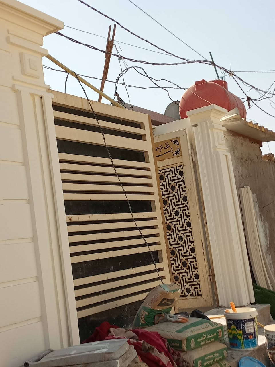 عمل كافة أنواع الاصباغ داخلي وخارجي صبغ الأبواب والشبابيك بأسعار مناسبة الاستفسار خاص او واتساب 
@***********
