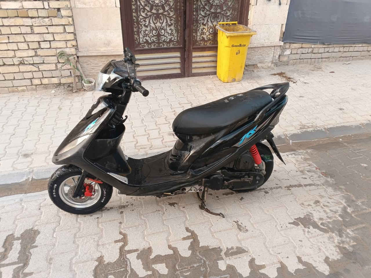 سلام عليكم ماكس عدله مكينه ممفتوحه بلاديه بيه كابريتر تجاري وسلف تجاري  ونقص باتري عارضه ب٦٥٠ وبيه مجال عنون ساحت عدن 
***********
