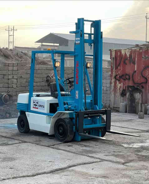 للبيع رافعة شوكية
كوماتسو طنين او نص موديل 2000  3حركات يمين +يسار 
كير محرك اكسن  بشرط 
سعر 55 ورقة 
للاستفسار اتصال. ***********  📞
