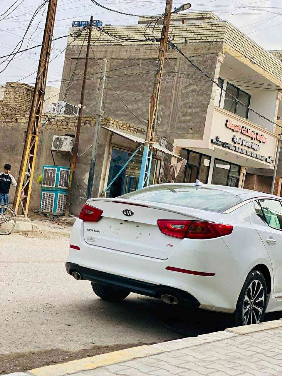 السلام عليكم
اوبتما موديل 2015 وارد امريكي رقم بغداد الدولي تحويل مباشر السيارة حادثها جدا بسيط والسونار مرفق بدون اي ضرر داخلي مكان السيارة بابل السعر ١٢٧ وبيه مجال للطيبين  للاستفسار الاتصال
 ‭٠٧٧٣ ٥٠٤ ٣٦٦٧‬
