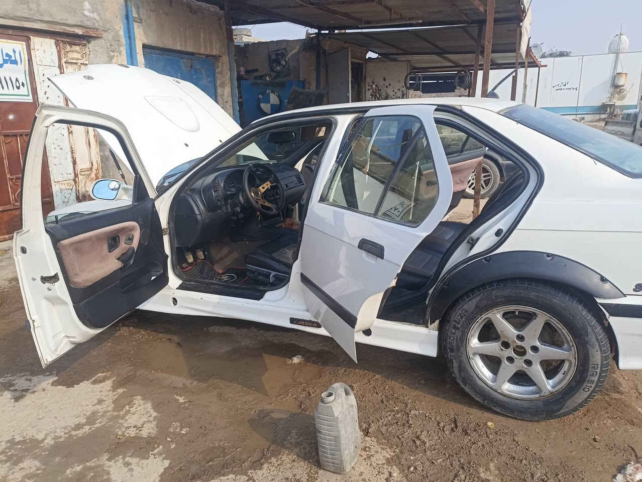 BMW e36
1.مكينه 25مسكر عدله
2.كير عادي
العنوان ؟قضاء الشطره
السعر 42
***********
