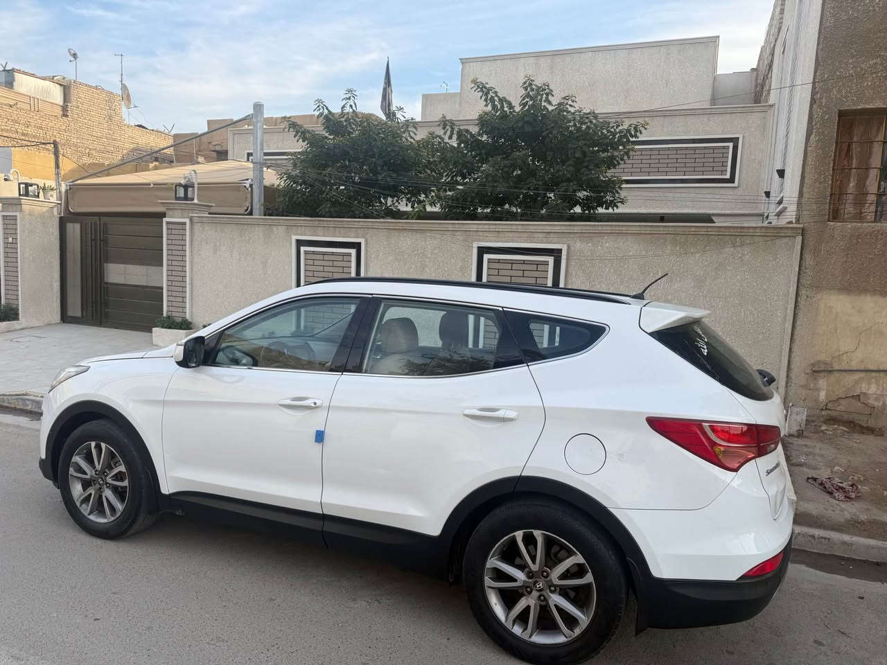 السلام عليكم .هونداي سنتافيا 2013 وارد خليجي 4 سلندر محرك دوش المواصفات العادية الستندر 3قطع تبريد 7 راكب تحكم ستيرن ويل كب وباقي المواصفات المعروفة السيارة رقم بغداد الجديد تحويل مباشر مكفولة من الصبغ ولحادث ولتبديل بعض الملاحضات البسيطة مصورهة فديو موضح كل التفاصيل السعر 147 ورقة مكان السيارة بغداد جانب الكرخ حي العامل قرب دائرة الكهرباء *********** بغداد, العراق
