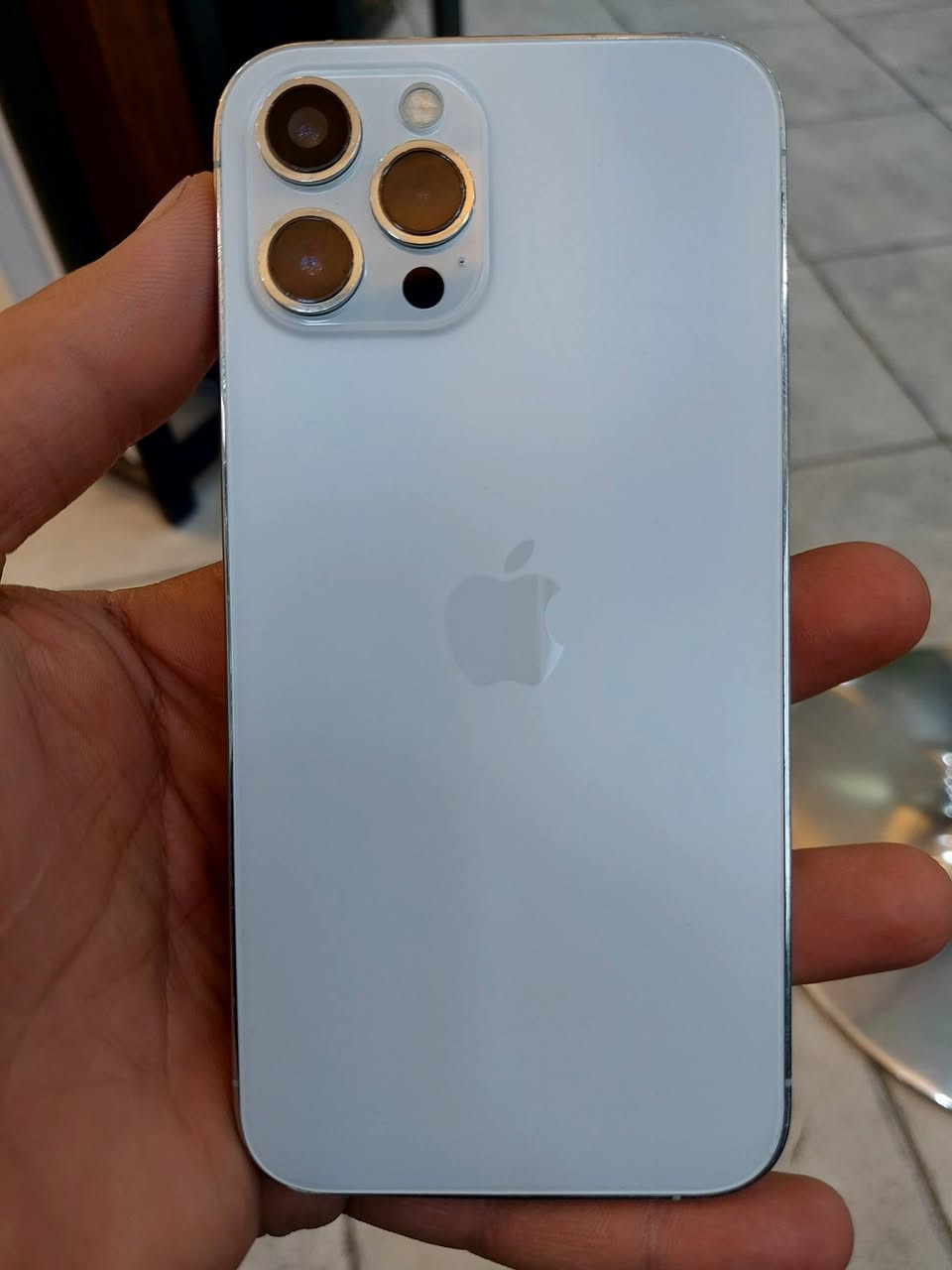 سلام عليكم للبيع ايفون ١٢برو ماكس جهاز ماسترAAA دبل خط و نضيف كلش ذاكره ٢٥٦ بطاريه ٧٥ جهاز مبدل فقط شاشه وبيهه فد نقطه بيضه ابد مواضحه وما مأثره ابدن  ولباقي مكفول جهاز يجي ويا شاحنه وكفر ولزكه رايده ب٣٧٥ وبي مجال حك لجيه فقط مكاني نجف حي ميسان وهاذه رقمي ***********
