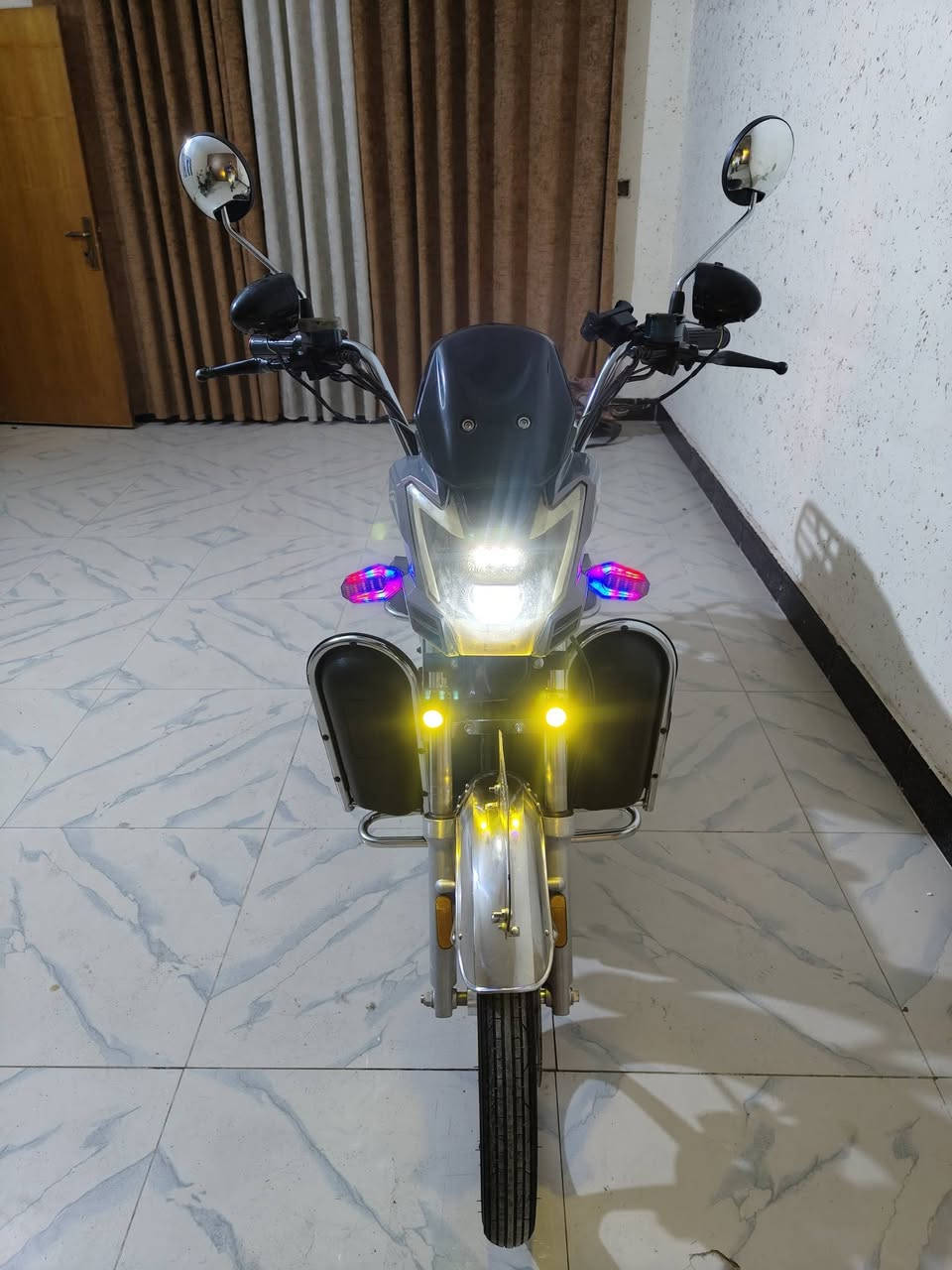 مكلف بالنشر للبيع دراجه شحن نضافه فول موديل 24 بصمه تشغيل عن بعد جهاز إنذار مانع للسرقه البطاريات فول عالفحص السعر 500
***********
***********
