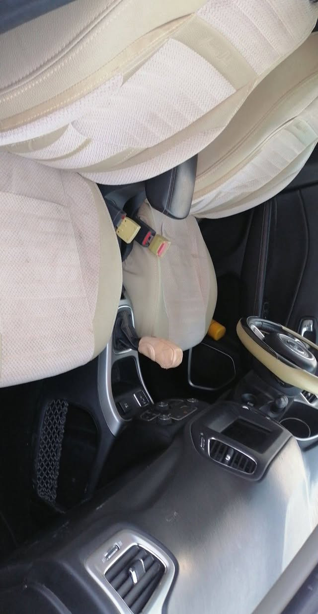 السلام عليكم جيب كومباس 2020 بصمه حره تحويل ثاني مواصفات جيب معروفه سياره تخبل جديده مابيهااي نقص رقمها ذي قار مكاني النصر رقمي *********** سعرها 135 بيها مجال
