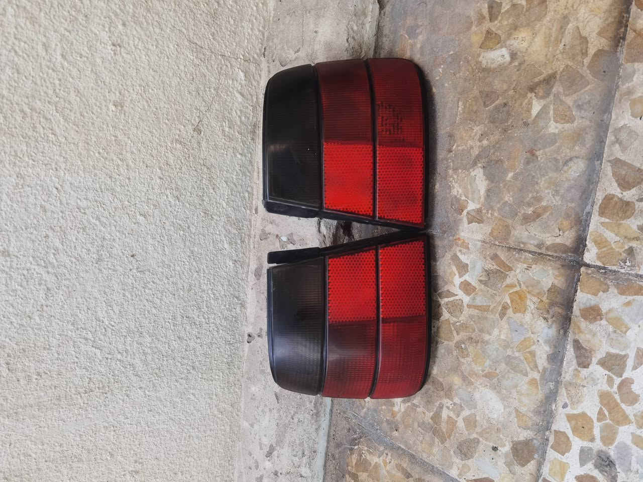 سلام عليكم
عراض bmw 500 للبيع عراقي
غرفه جلد لونين مثل ما موضح بالصور نظيفه تكوات شاشه شغاله  بس مقعد السايق تعبان شويه سعرها
550الف وبيها مجال
4 بيبان عراقي غراضهم كامله وكلها شغاله مع اليدات
سعر الباب 35 الف وبي مجال للياخذهم كلهم
دعاميه تايون امامي مع البراكيت جديده سعر 220 الف
بك لايت كامل سعر 40 الف 
قبغ صندوق سعر 20 الف
بوكس تدفئه كامل فان شغال سعرو 40 الف وبي مجال
مكاني موصل
***********
