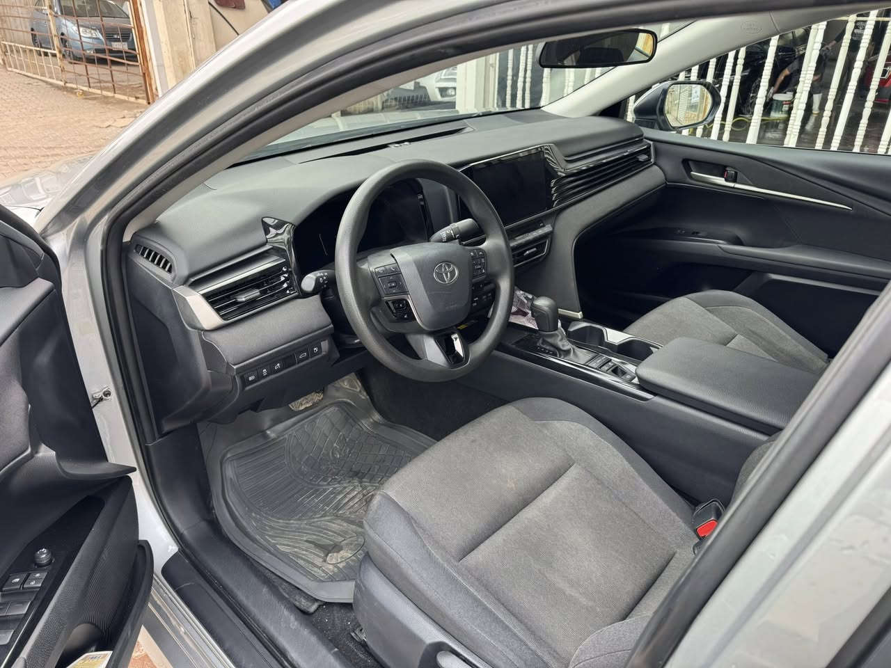 كامري موديل 2025 ماشية 37 بدون صبغ فقط بارد بصيط بلصندوك السعر 230$ مجال بصيط المكان ديالى بعقوبة الاتصال *********** ملاحظة صور الضرر بلمنشور
