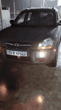 سلام عليكم توسان موديل ٢٠٠٩ امريكي ليبل واحد حادث خلفي جاملغ عكس السائق وشويه بالجنطه رقم بغداد نكليزي حلوه بلاد بس جراد بدون حادث بس حادث امريكي مكينه ٢٠٠٠ تخم تاير تخم ويل تبريد بيها نواقص بسيطه مكان السياره بغداد الدورة السعر ٨٨ بيها مجال بسيط هذا رقم تلفون *********** السيارة مصبوغة بسبب جارده القماره بدون صبغ  قطع واحده تبديل قبق جنطه والقديم موجود
