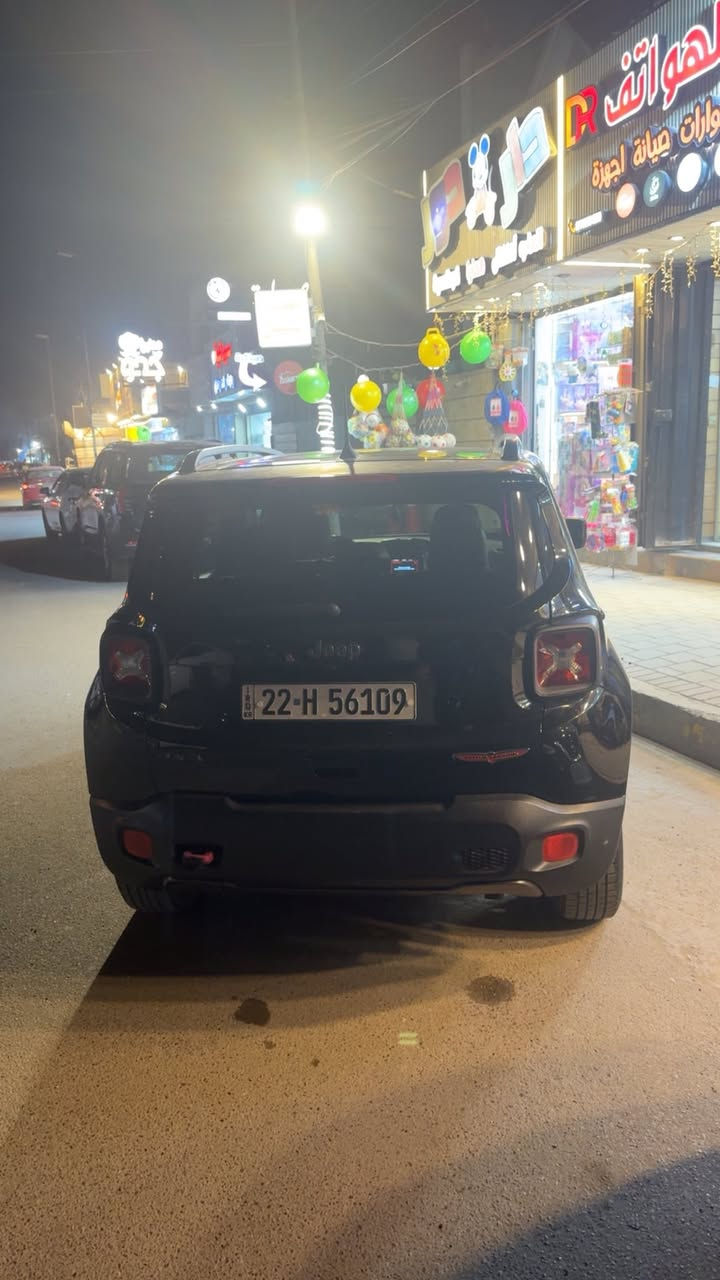 للبيع
جيب رينيجيد تريل هوك 2018 نسخة مجهزة للطرق الوعرة تتميز بنظام دفع رباعي فعال مع وضعيات قيادة متعددة (صخور، طين، رمل، ثلج)، خلوص أرضي مرتفع، وألواح حماية سفلية، مع خطافات سحب حمراء وشارات Trail Rated مميزة، بالإضافة إلى محرك 2.4وناقل حركة أوتوماتيكي 9 سرعات، وتأتي بمواصفات أعلى مثل المقاعد الجلدية المدفأة، وشاشة لمس، وكاميرا خلفية قياسية حادثه بيه باب سايق  وبيه تعديل جاملغ بارد ورصعتين معدله بارد 
السعر 125 وبيه مجال 
للاستفسار 
الاتصال 
***********
