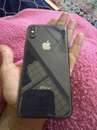 ايفون اكس ٦٤ • ايفون ٧ بلس ١٢٨ • مكاني زعفراني