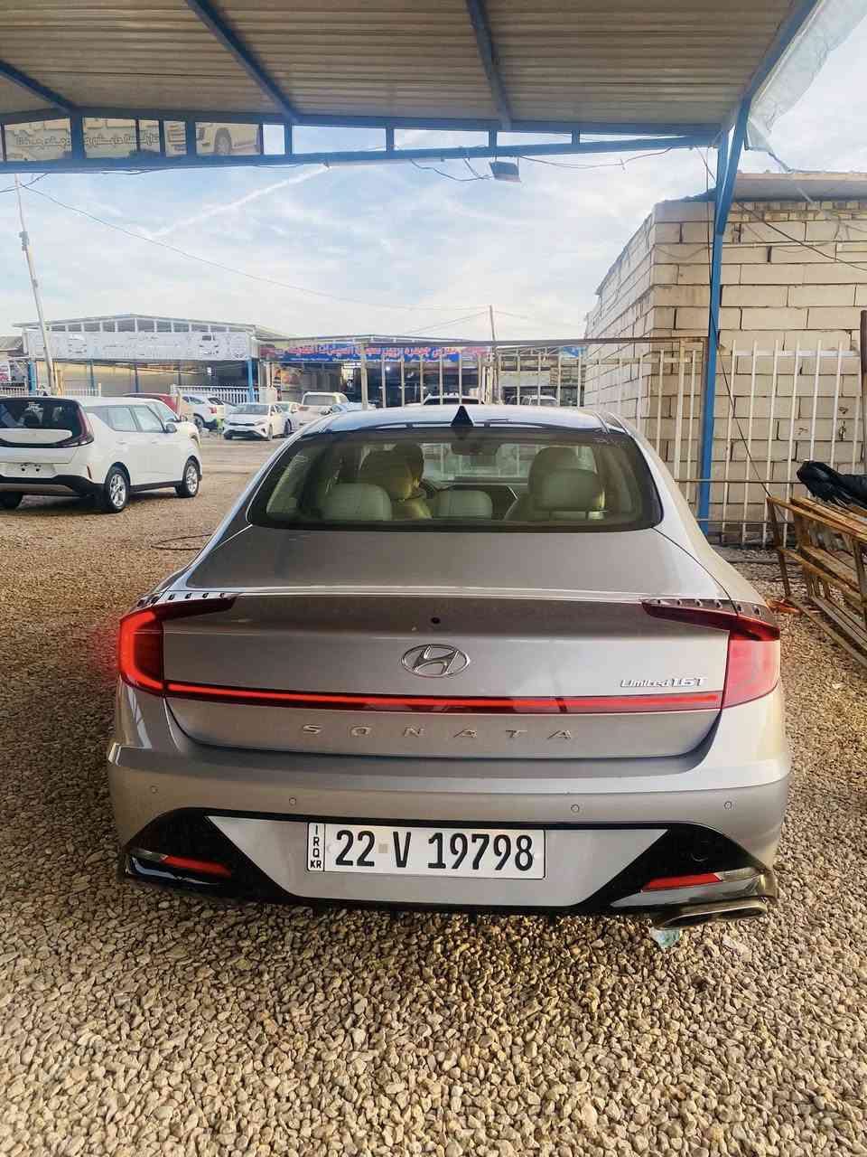 سلام عليكم سوناتا لميتد فول موصفات اعله فئه 5كامرات تمشي بل بصمه كشنات تدفئه تبريد فول 1/1كيلو متر يطلع بل جامه 4عدسات لايت بنيرما تحكمات كشنات بيجي ضرر جدا بسيط بجم كبس فقط بيبان اصليات بدون صبغ صور الحادث بل منشور اربكات  ماطاكه مرقم اربيل بسمي دخول جديد سعرها 195$ مكاني ديوانيه الاستفسار ***********
