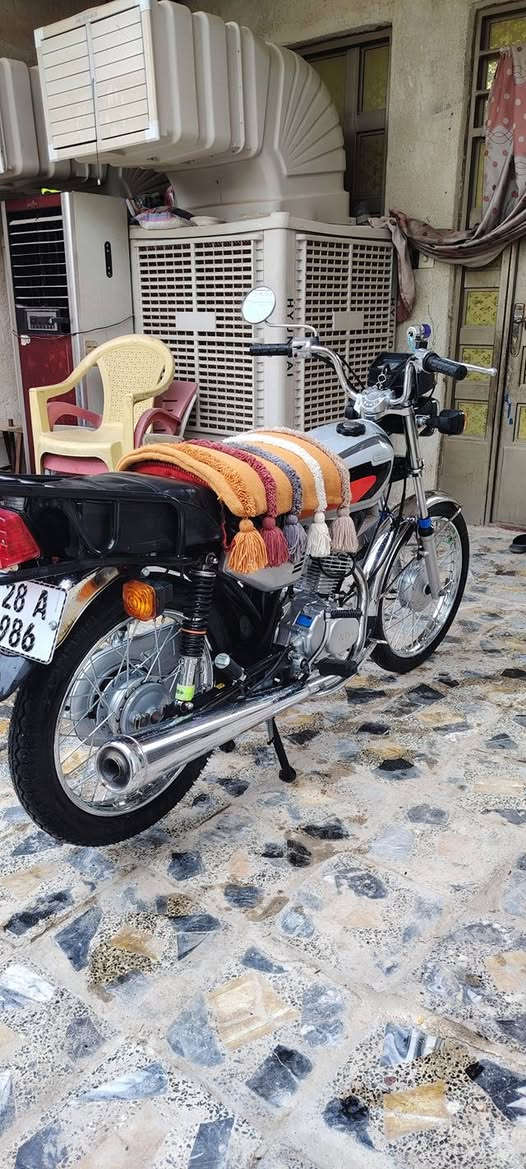 سلام عليكم شباب دراجه البيع مديل 2011.تعمير حته البرغي 2025 رقم مميز نجف المحرك برغي ممفتوح بي كفاله عامه امداور ثاني يوم. السعر(1200) اوبيه مجال ***********
