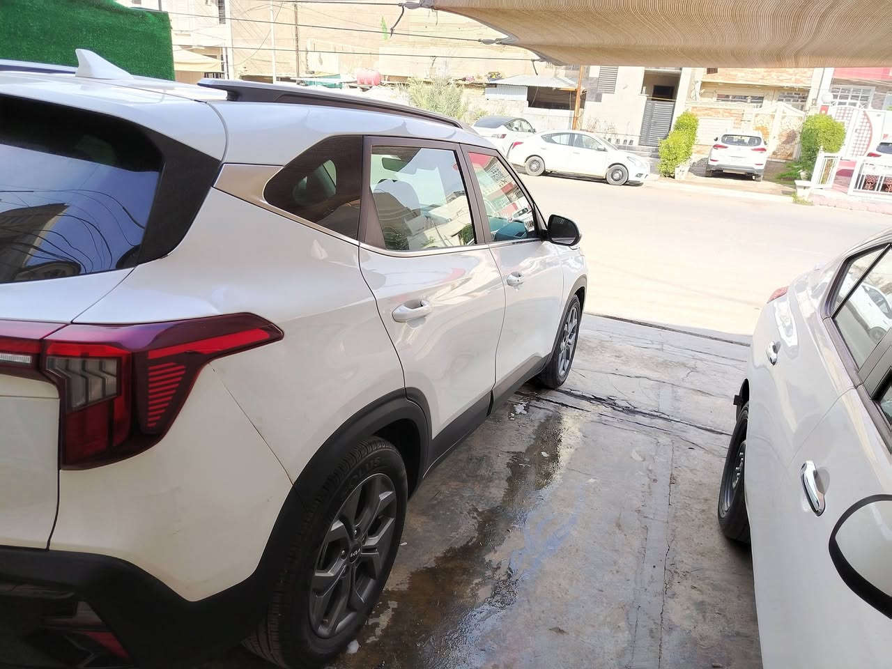 السلام عليكم لبيع كيه سليتوز موديل ٢٤ وار امريكي محرك ٢٠٠٠ دوش تشغيل عن بعد              بدون رقم ماشيه ٢٠ الف كم مكان السيارة بغداد البنوك راح انزل صور الحادث ويه المنشور الاتصال على الرقم *********** غير متواجد على الفيس فقط واتساب أو الاتصال على الرقم
