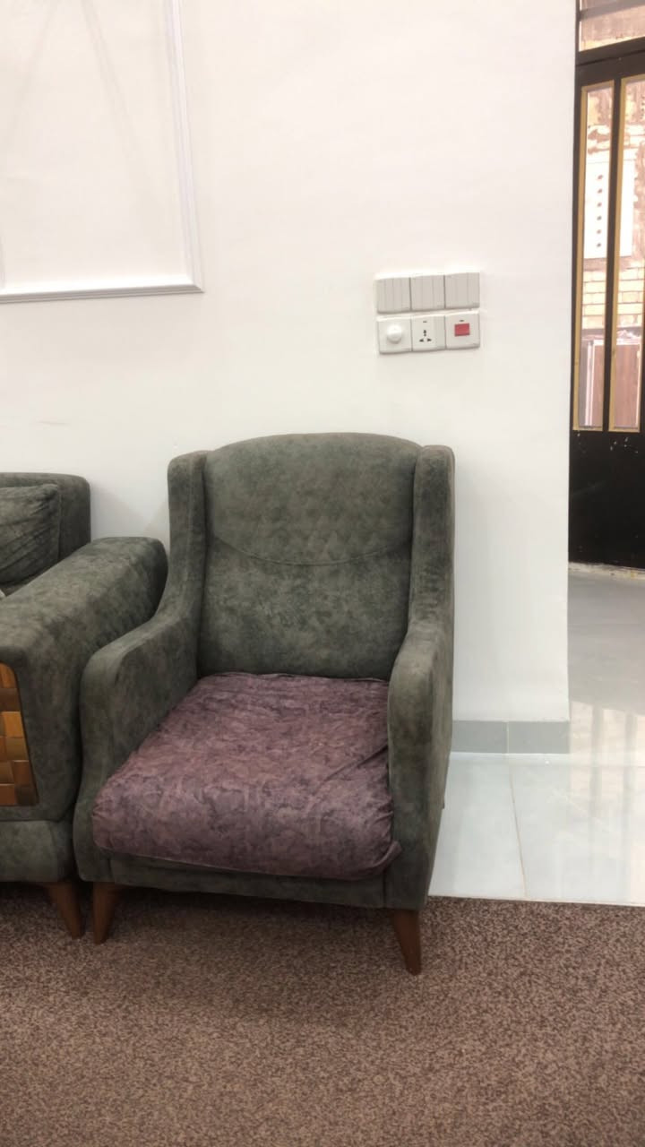 السلام عليكم 
تخم ١٠ نفرات 
بي مخزن ويصير سرير
السعر ٥٠٠ بي مجال


**إذا كنت صاحب هذا الإعلان وتريد حذفه لأي سبب، رجاءا أرسل رسالة إلى الدعم الفني**