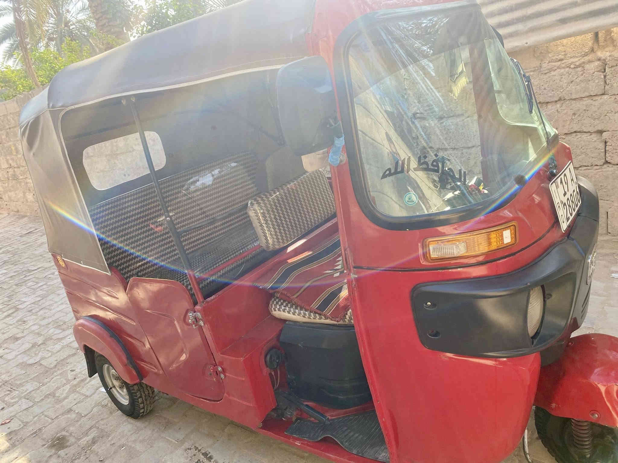 سلام عليكم 
تكتك للبيع موديل ٢٠١٨ رقم وسنويه بسمي التكتك معمره تعيمير عام من حداديه وسمكره وصبغ حراري وجاهزه من كلشي السعر ٤ ونص وبيه مجال مكاني طوريج ***********
