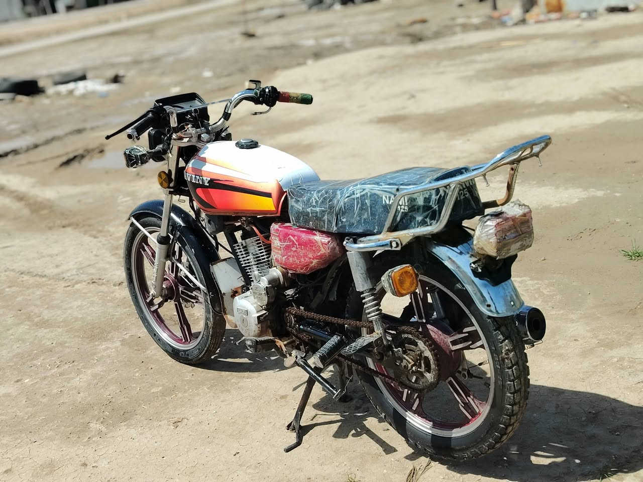 لبيع سيفان 21مكينه ما مفتوح اوراق جاهزه كهربيات محركه ***********بابل الحمزه الغربي
