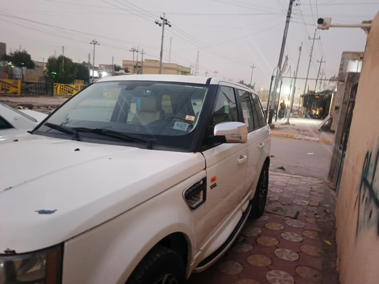 رانج 2012  راعيهة ابغداد مكان السياره ميسان السعر 90 وبيهة مجال  السياره مكينه كير صدر كله شرط الكفاله مكلف بنشر.  رقم راعيهة
 ‭0770 739 9976‬  
بيع او مراوس مكلف بلنشر
