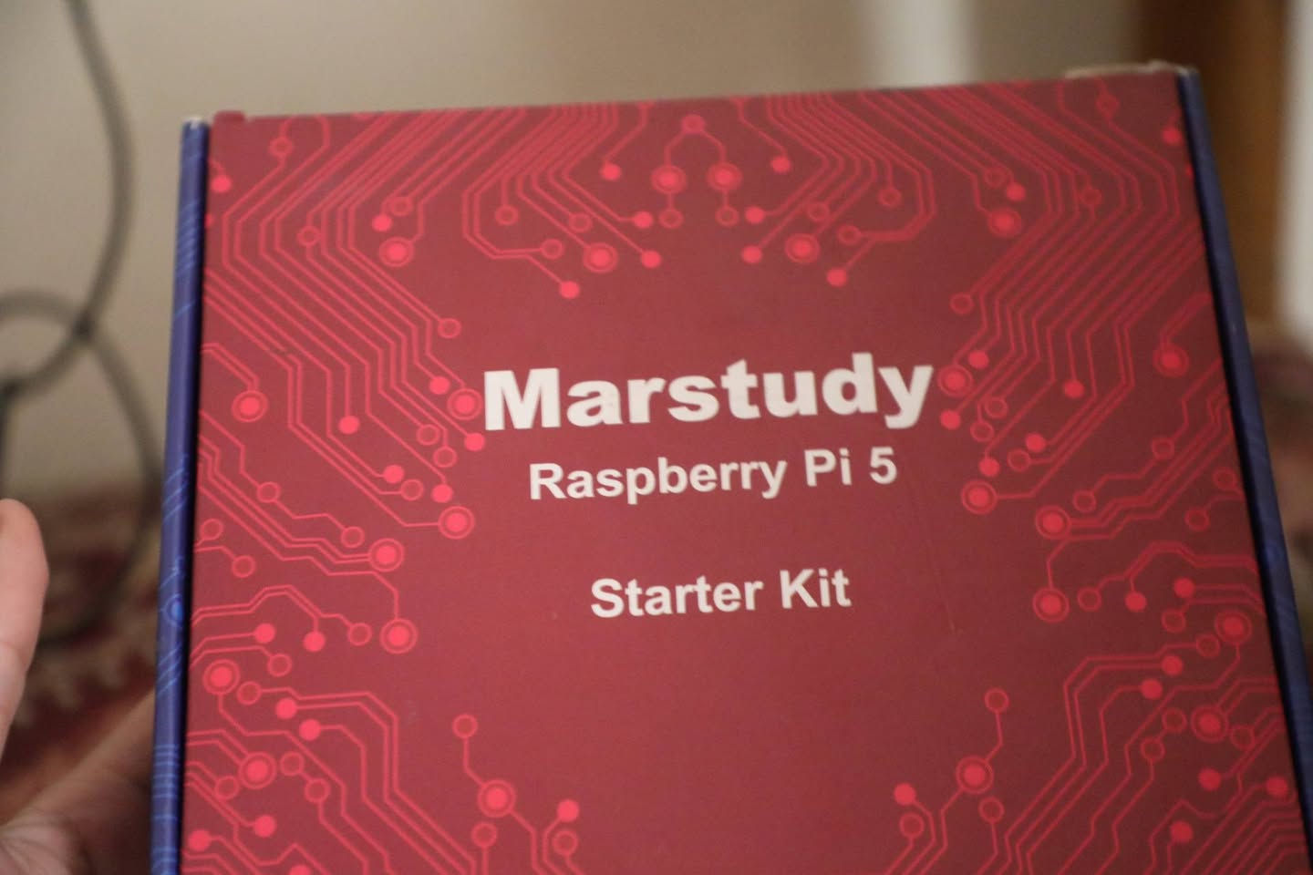 Raspberry pi 5 كت كامل مع شاحنته تجي وياه و اكسسواراته
رام 8 كيكا بايت .و هارد 256 بايت
و يجي وياه sd cart بذاكرة 128 كيكا بايت 
و ايضا يجي وياه نظام تبريد و مشتت حراري 
و يجي ب كيس اكريليك حلو و انيق 
للتواصل هذا رقمي 
***********
