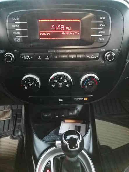 الحمد لله والصلاة والسلام على رسول الله وعلى آله وصحبه ومن والاه، مسؤولو الگروب المحترمون.. السلام عليكم ورحمة الله وبركاته، تكرماً لا امراً نشر سيارة للبيع نوع سول موديل ٢٠١٥، وارد أمريكي، محرك ١٦٠٠، رقم واسط الدولي الجديد لاتحتاج إلى هزة، السنوية لغاية ٢٠٢٨، انا المالك الشرعي، ويل حجم ١٧، تخم تاير جديد، منظومة تبريد جديدة، مواصفات حلوة، الضرر مبين في السنوية ( رقم الشاصي)، السيارة جاهزة وحلوةو رخيصة، السعر النهائي ٩٥ بدون مراوس، العنوان :واسط، كوت، داموك، شارع عمارة كاظم عبيد، رقم الهاتف ***********، علماً أن البائع غير متواجد على الفيس، ومن الله التوفيق والسداد.
