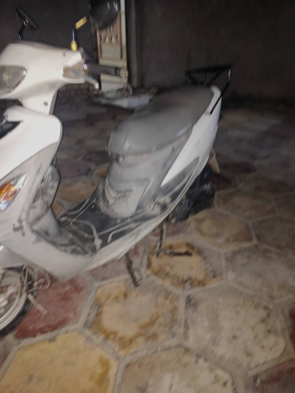 ماكس منغولي
بوشه 49 ابلاد الماكينه مفتوحه 
للبيع او مراوس بكير حسب النظافه اذا اطي فرق 
السعر 475 ناصريه مركز 
***********
