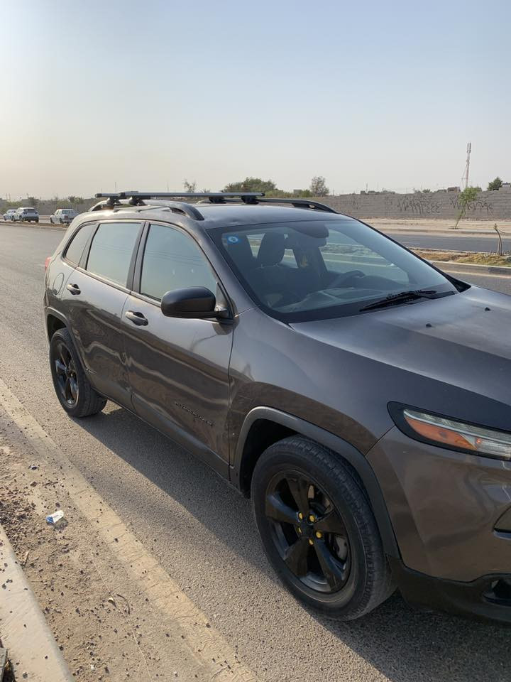 جيب بزون مديل 2016
مكينة 2400
اربع انظمة قيادة
السيارة فور ويل
الكشنات قماش ( اسود )
حادثها موضوح بالصور 
بدون شواصي
رقم بصرة الجديد
السيارة بأسمي
سنوية ل 28
سيارة جاهزة كَير و مكينة مكفولات
مكان السيارة البصرة
السعر 125$ و بي مجال
هـ / ***********
