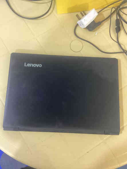 لابتوب لينوفو بشاشة 60 هرتز، وبي قرص معالج قوي ، الصراحة اشتريته 400 ألف للدراسة بس هسه مليت واريد أبيعه ومستعجل عليه ، 

السعر 300 بس ويه الجية مالتك احسبه إلك 250 

وربك ماتلكه هيج سعر ،وانطيك ضمان بيه،وتجي وتفتحه وتاخذ رأيك بعدين قرر اشتري ،يصلح للدراسة، للأفلام والمسلسلات، والتصفح وألعاب متوسطة،  ومستعجل عليه كلش لذلك نزلت سعره حتى ينباع بسرعه، مكاني :  ديالى -الخالص
رقمي : ***********
واتساب متاح  او تراسلني.  وتعلق هنا ارد عليك
