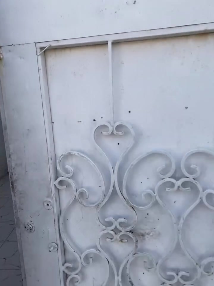 مشتمل للبيع  صب مسلح 🏠
طابو   ملك صرف 

بناء حديث وشغل درجة أولى 
الموقع  المحاويل  حي ابو سديره

المساحة 》👈》120 م مربع

للاستفسار اكثر الاتصال على الرقم
***********
او زياره مكتب  الأعلام للعقار
