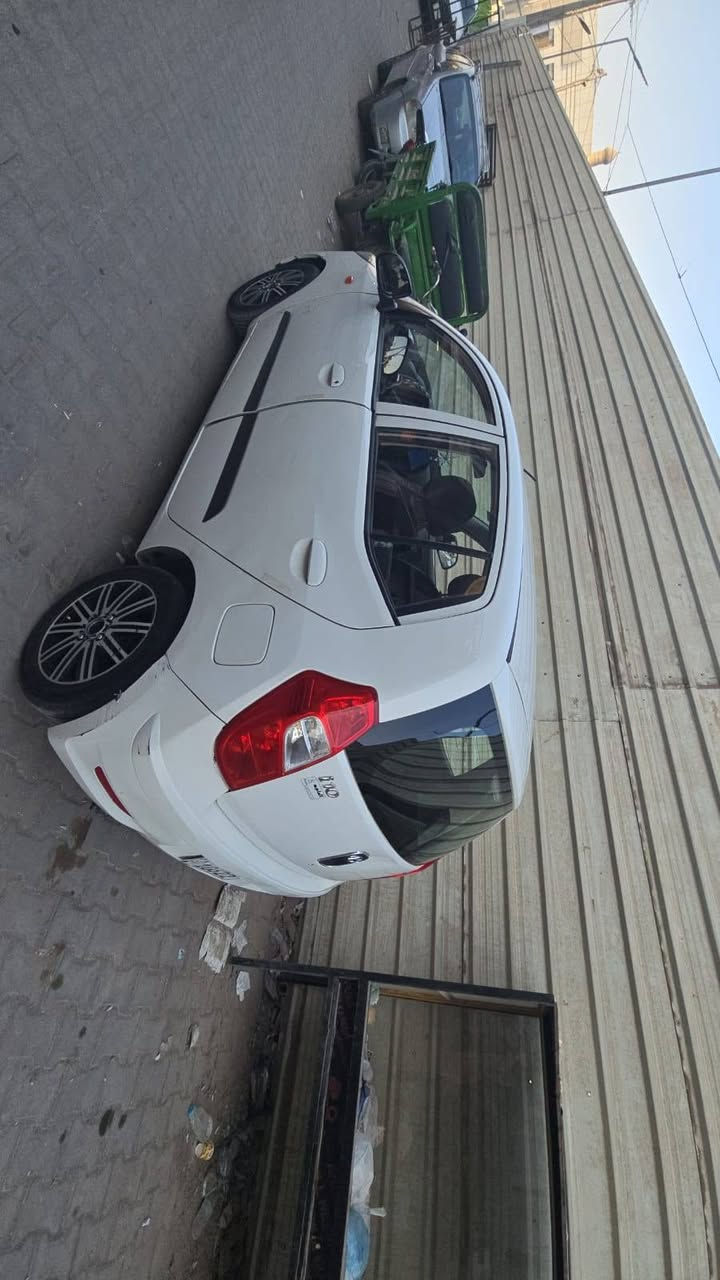 السلام عليكم
سيارة للبيع 
i10
 موديل 2015
مكينة 1200
كامرة امامية وخلفية تعمل ٢٤ ساعة
شاشة جديدة
 
تبريد وتدفئة شغال 
سيارة نظيفة ما متعوبة مال جناي طالبة اشترتهة على كد تتعلم بيهة سياقه وطخاتهة بسيطة ما مأثرة عليهة
صفر غرامات تحويل سنوية ثاني يوم 
السعر ٨٥ وبيهة مجال بسيط 

للاستفسار ***********
