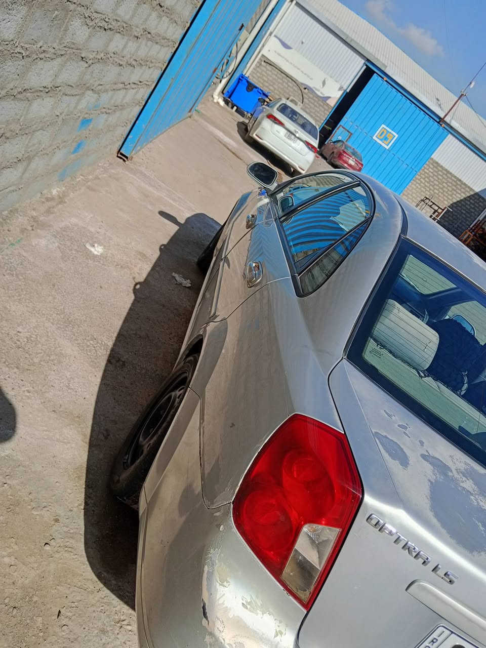 السلام عندي اوبتره للبيع موديل 2007 سياره حلوه ونضيفه شوف عين بيها قطعتين فقط سياره بيها جراد  رايدها 75 وبيها مجال لطيبين مكاني دوره مهديه ثانيه ***********
