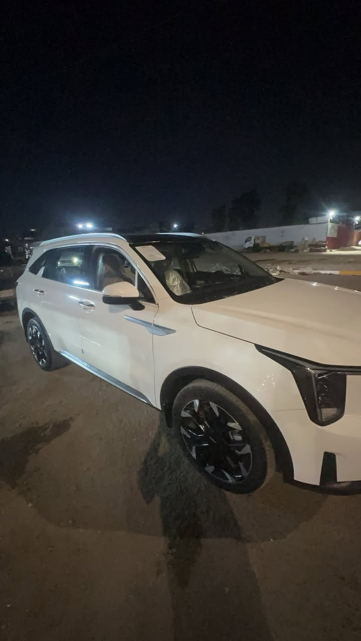 السلام عليكم سورنتو 2025 بانوراما ويل 20بغداد ماشيه 11الف سياره بعدها وكاله كفاله عامه عده شخط بسيط  بلباب ورصعه بلجنطه  سعر 315بيه مجال ***********غير متواجد فيس
