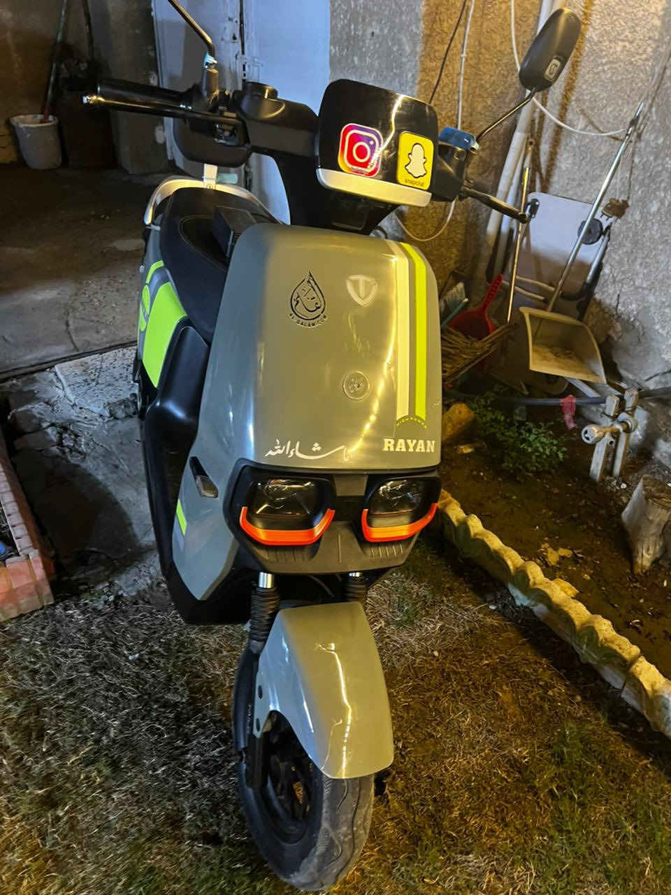 سلام عليكم 
ريان ام عيون صارلها ٣اشهر من مشتريها دراجه جديده 
نضام R
نضام P 
6بطاريات مسطره 
سرعتها 60حقيقي
زنون عالي ناصي 
سعرها 750
بغداد حي العامل 
***********
