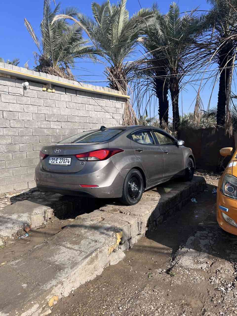 سلام عليكم النترا. 2016. 
وارد امريكي تبديل قطعتين جاملغ وبنيد بدون دواخل   بيها طخه بجاملغ الخلفي بارد  اقل شبر 
سياره شماليه 
 السعر110 بيها مجال قليل ***********
